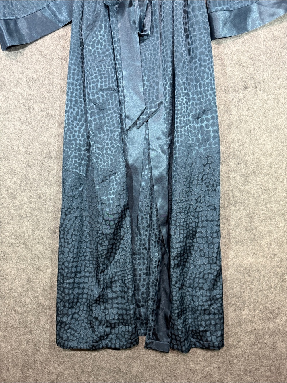 Halston Long Robe - Womens L XL - Blue Satin Patterned Sleepwear Chic Vintage - Picture 3 of 11